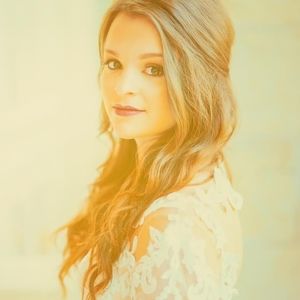 Meet your Posher, Caitlin